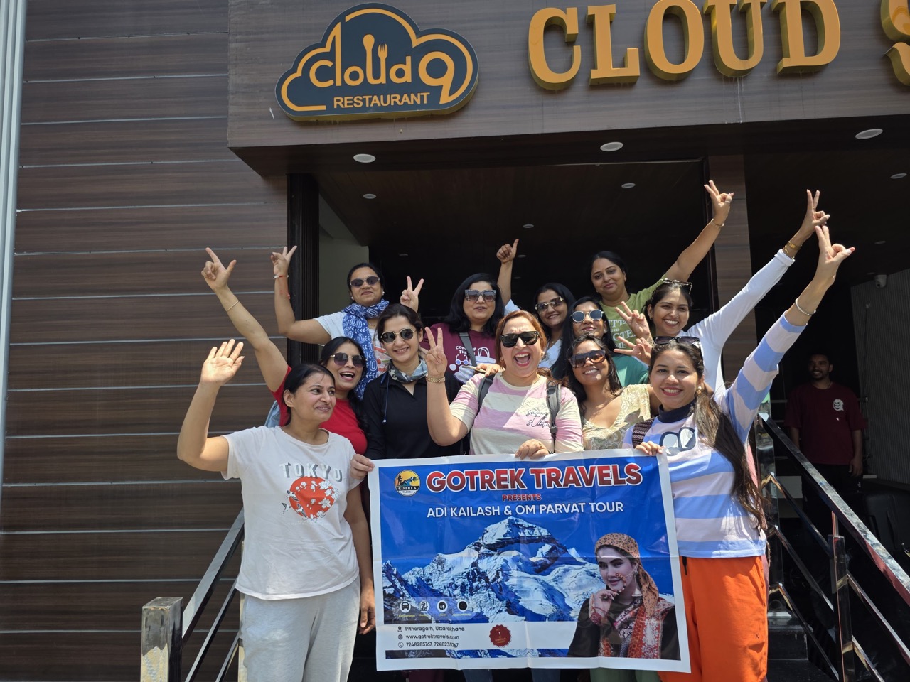 Group Memory 03 — Enjoy Yatra group departure