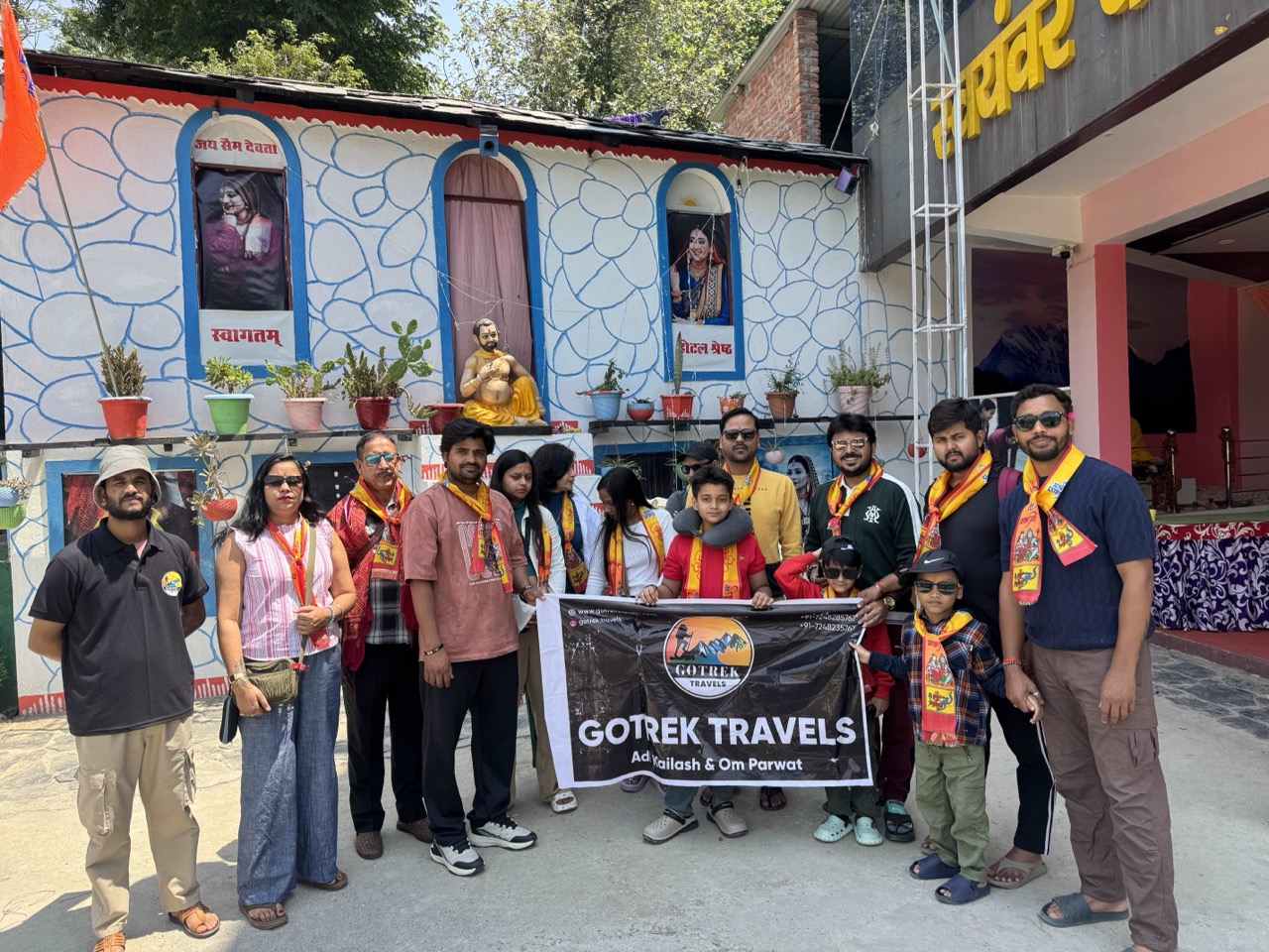 Group Memory 04 — Enjoy Yatra group departure