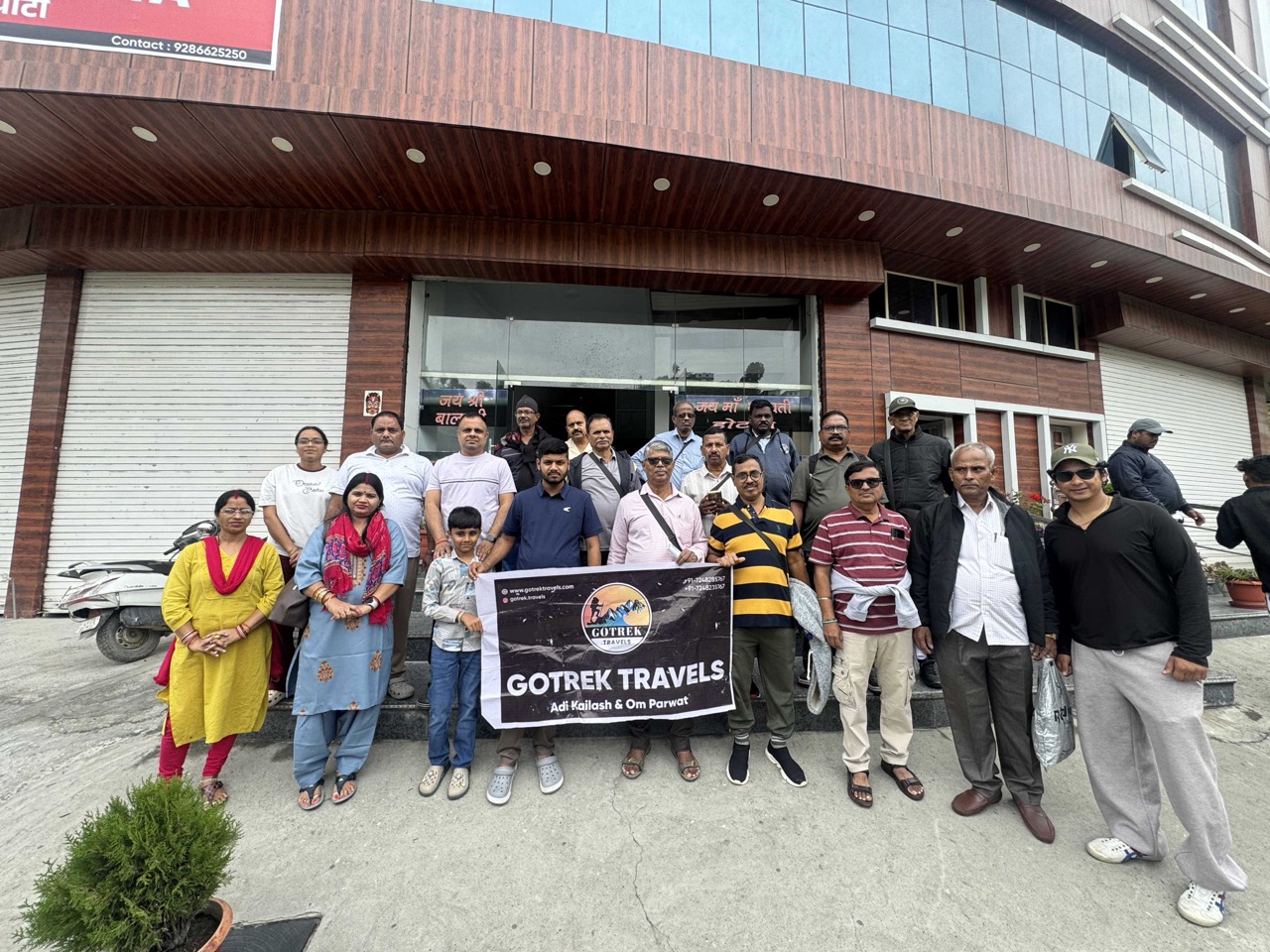 Group Memory 08 — Enjoy Yatra group departure