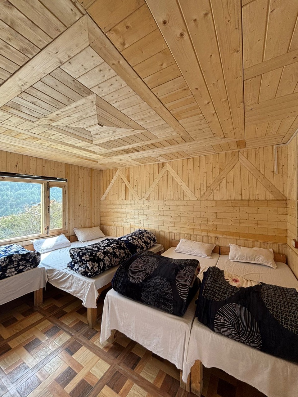 Wooden Homestay mountain view